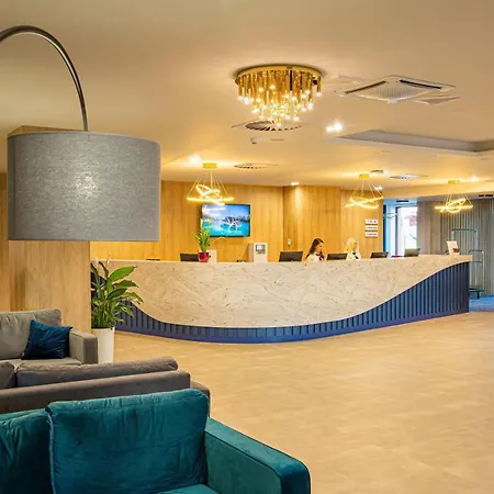 Gino Paradise With Aquapark Apartahotel