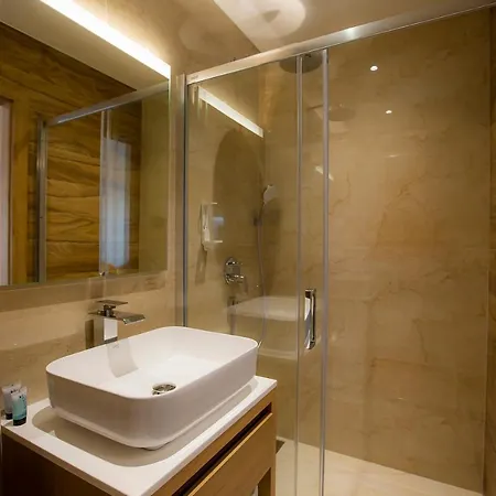 Ξενοδοχείο με διαμερίσματα Gino Paradise With Aquapark